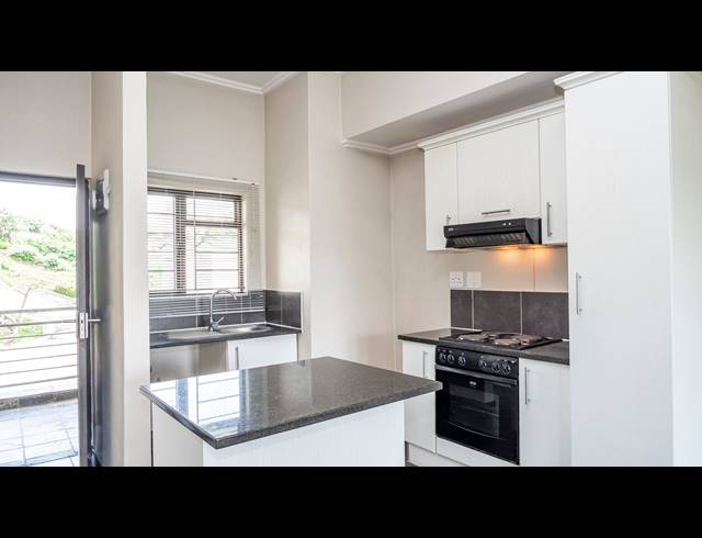 2 BEDROOM APARTMENT TO LET IN BEREA WEST